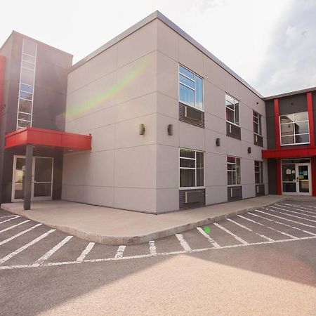 Motel Newstar 拉瓦尔 外观 照片
