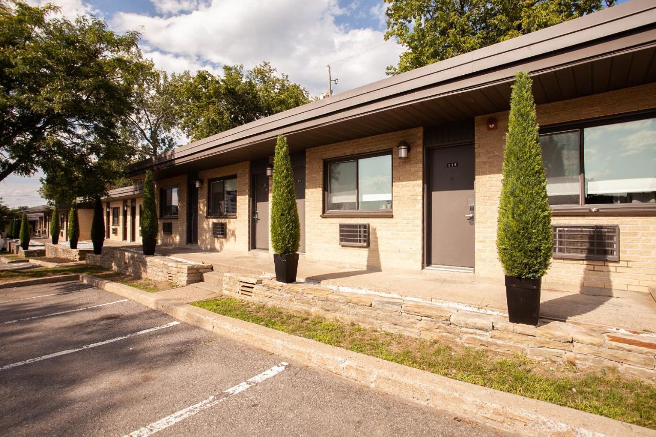 Motel Newstar 拉瓦尔 外观 照片