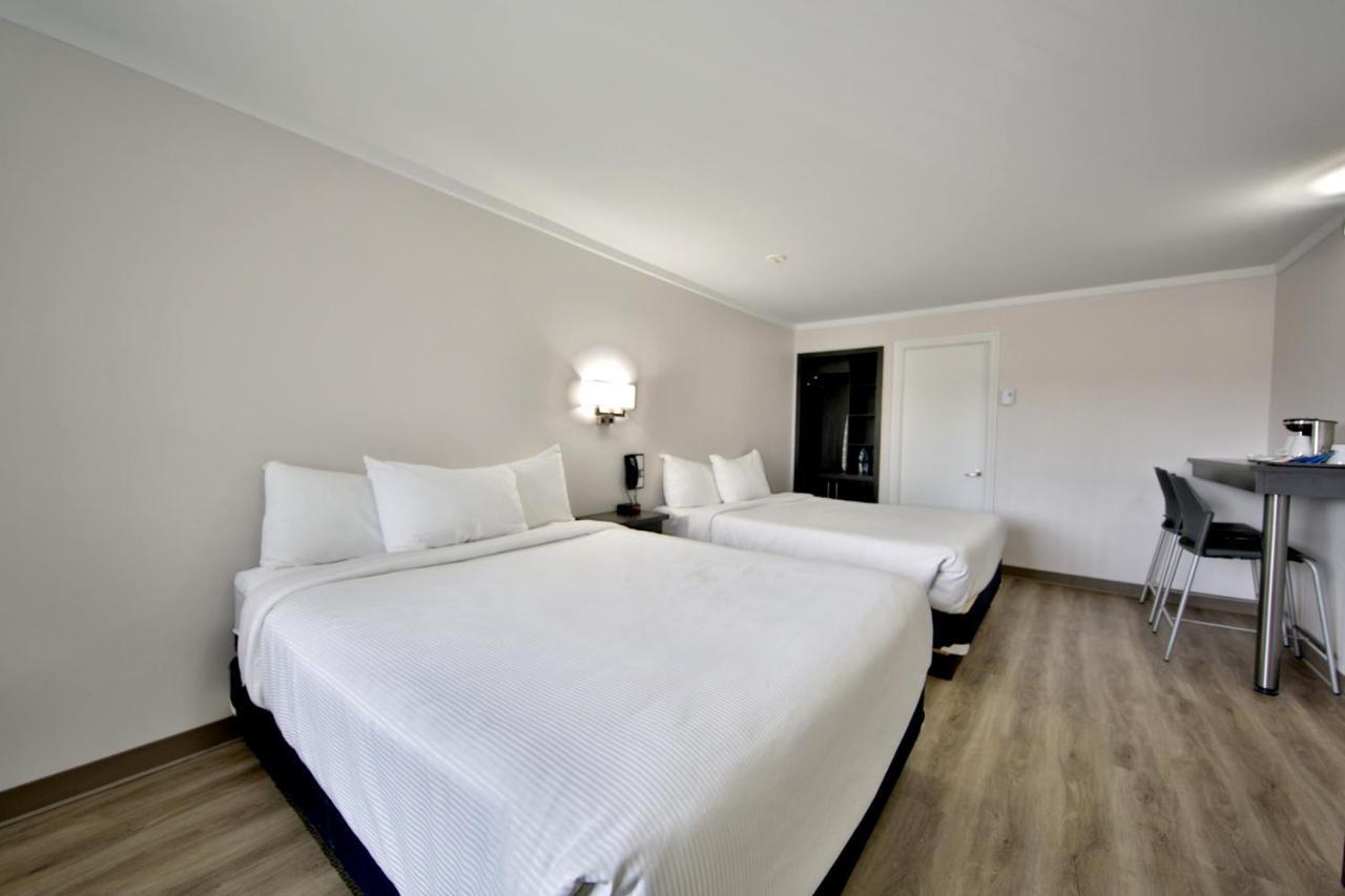 Motel Newstar 拉瓦尔 外观 照片
