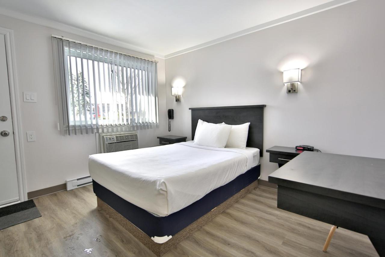 Motel Newstar 拉瓦尔 外观 照片